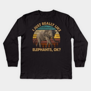 Tusker Trends Elephant Love, Tee Trendsetter Triumphs for Animal Devotees Kids Long Sleeve T-Shirt